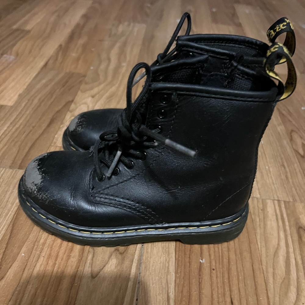 Dr martens combat boots